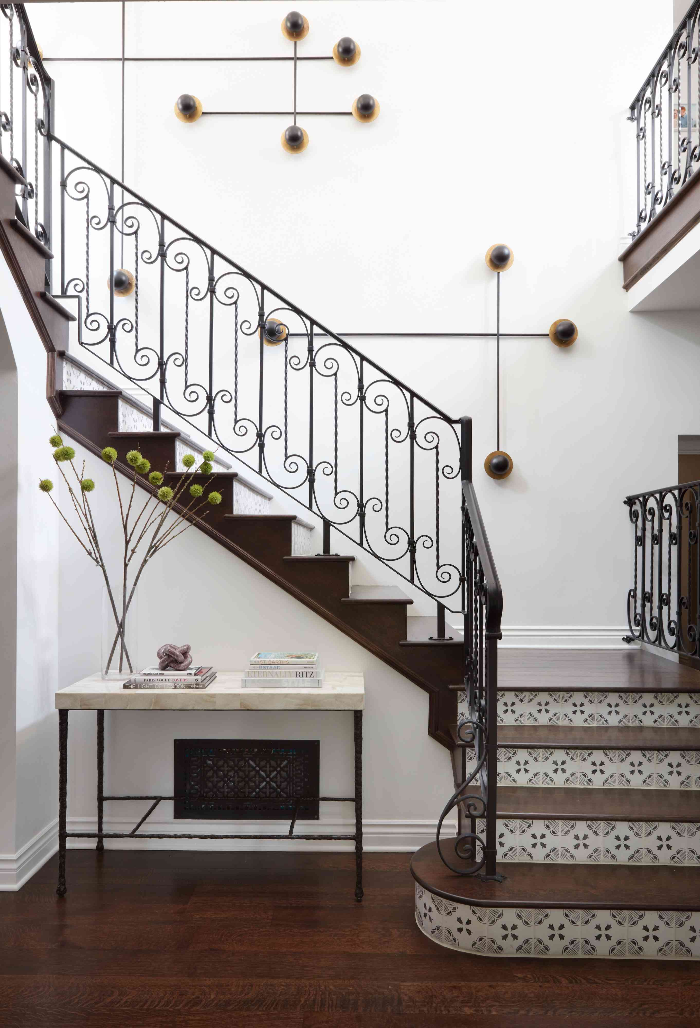 41 Beautiful Staircase Ideas That Make A Major Impression   BB1ioFGY.img