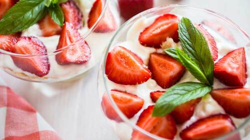 10 increíbles beneficios de comer fresas en la noche: tu piel te lo agradecerá
