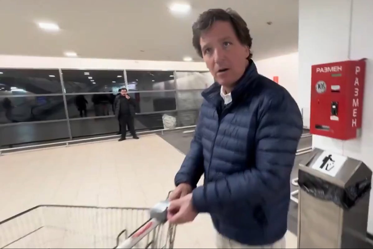 tucker carlson mocked over fawning praise for russian shopping trolleys