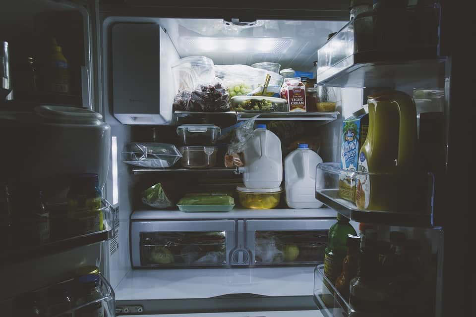 o seu frigorífico começou a fazer mais ruído recentemente?