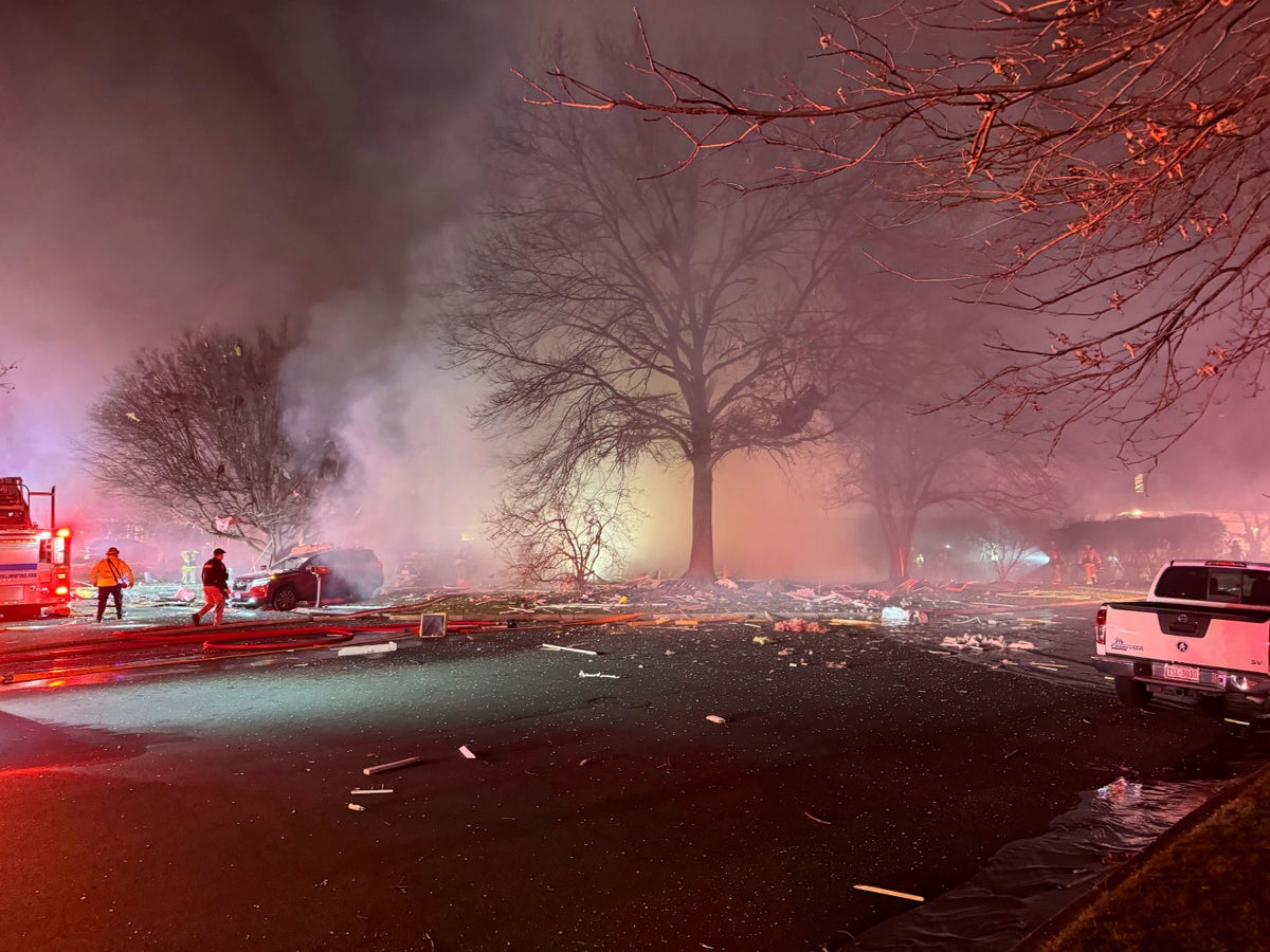 explosion at virginia home kills 1 firefighter and hospitalizes 9 firefighters and 2 civilians
