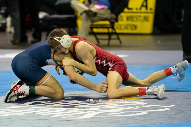 IHSAA wrestling state finals: See who made tonight's championship matches