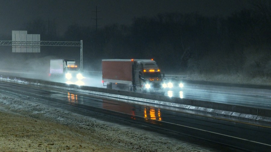 Kentucky Road Conditions Causing Trouble For Drivers   BB1ipFlt.img