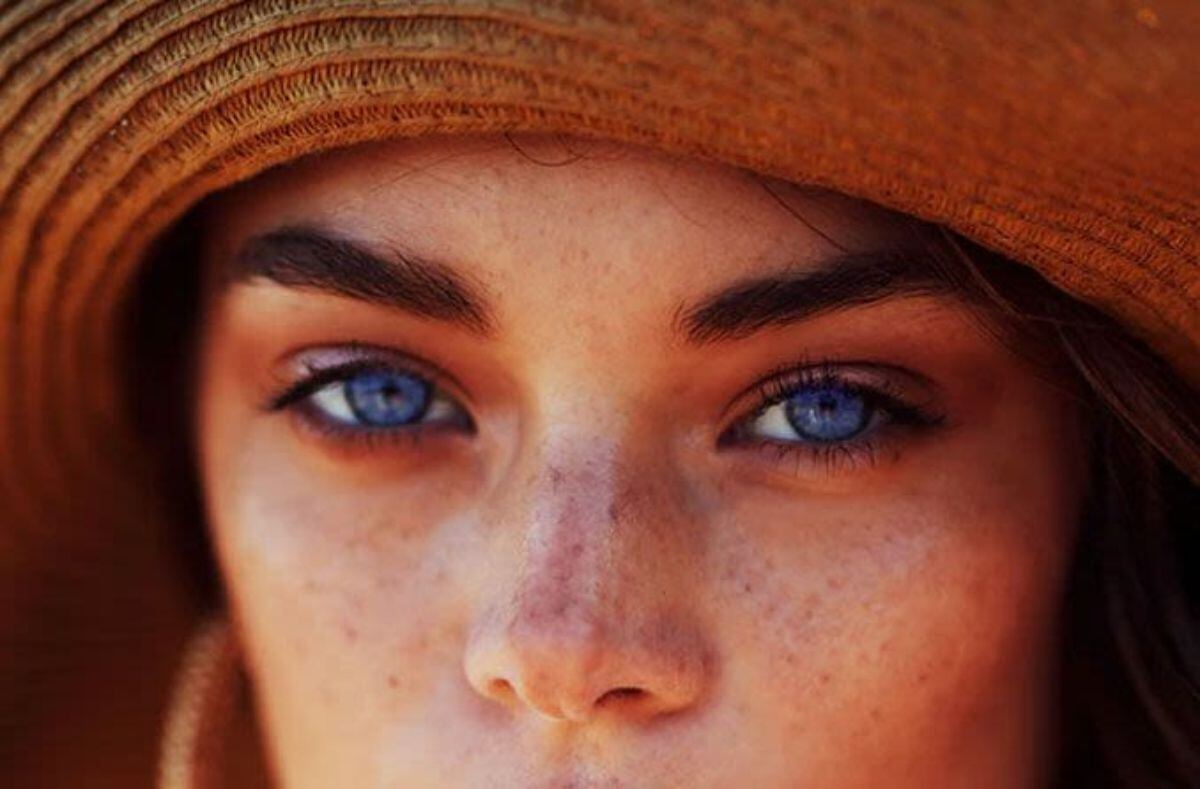 los ojos azules y verdes son producto de una mutación genética