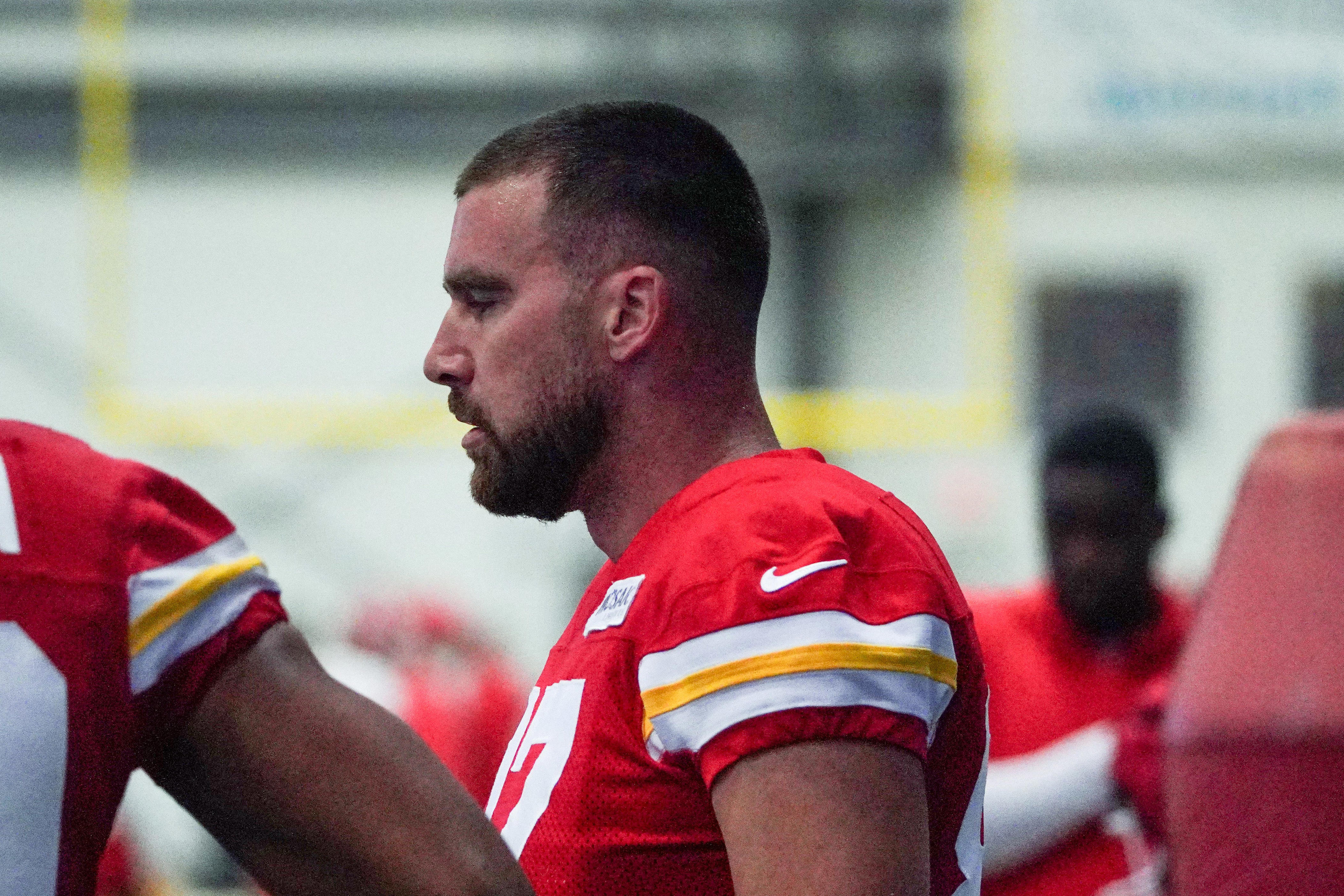 travis kelce's eighty-seven and running charity donates 100k to sisters who were wounded