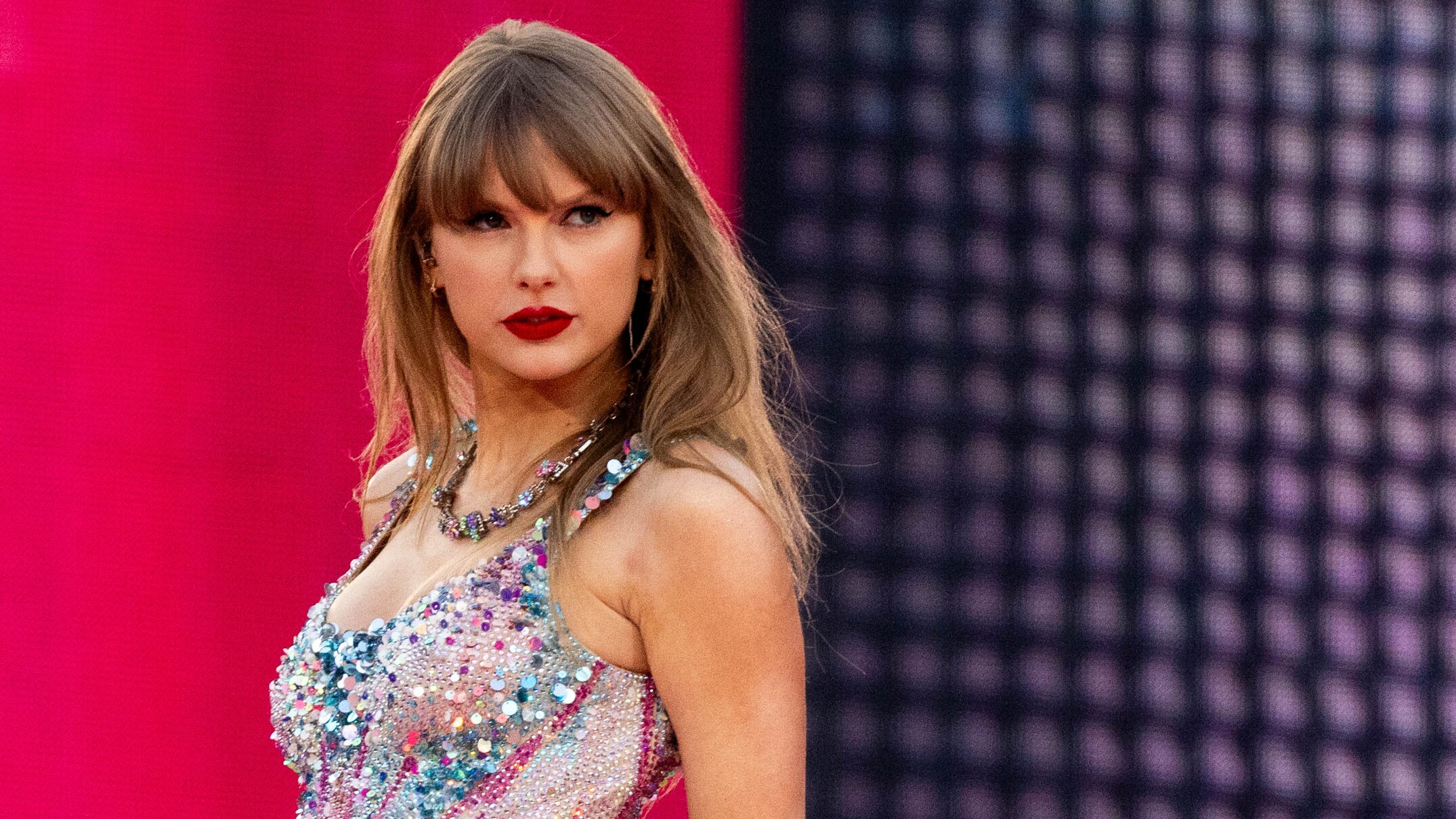 taylor swift's eras tour kicks off in melbourne with sparkle, sing-alongs and surprise tracks