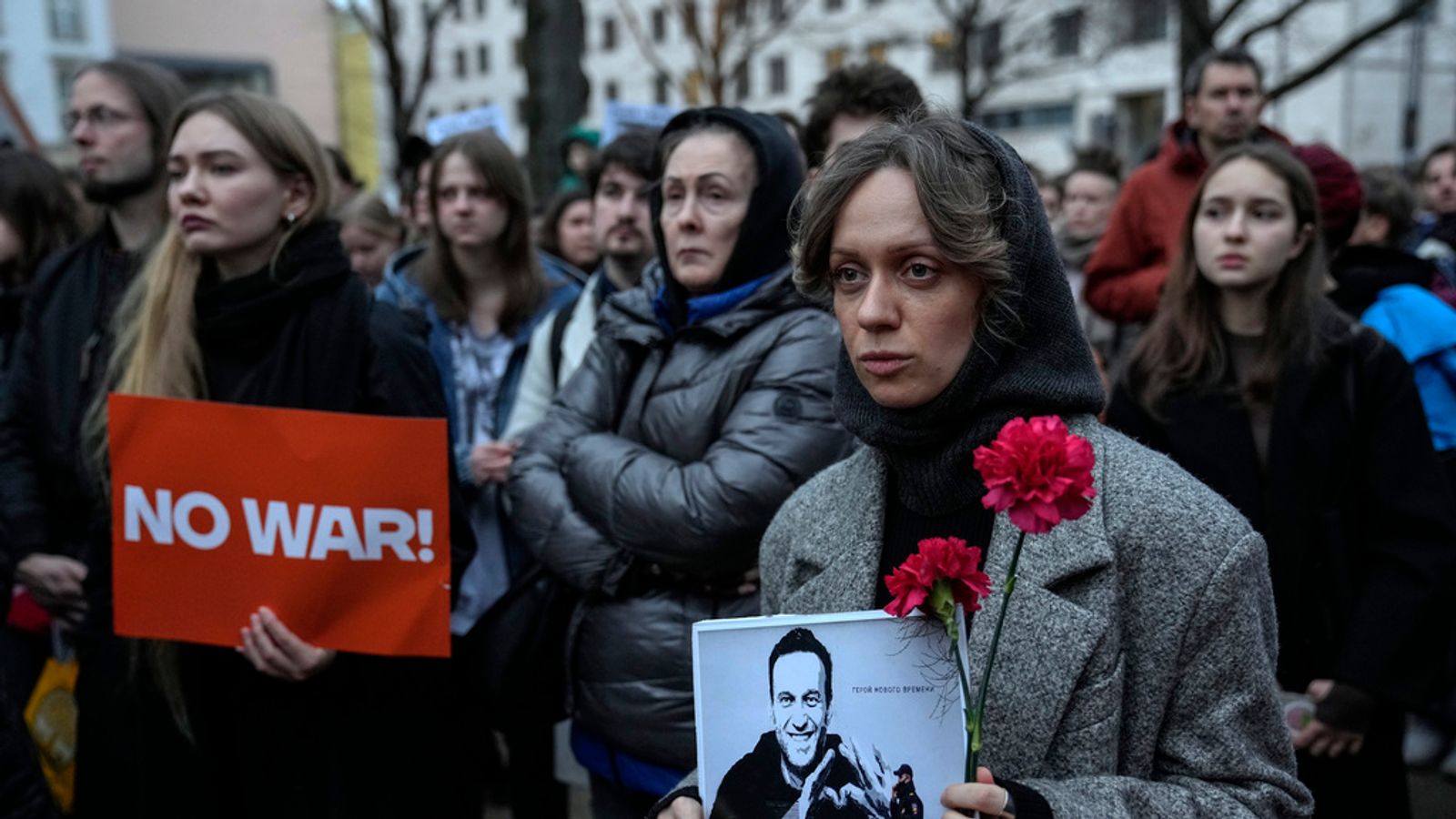 police in russia crack down on navalny protests as human rights group claims 'at least 100 arrested'
