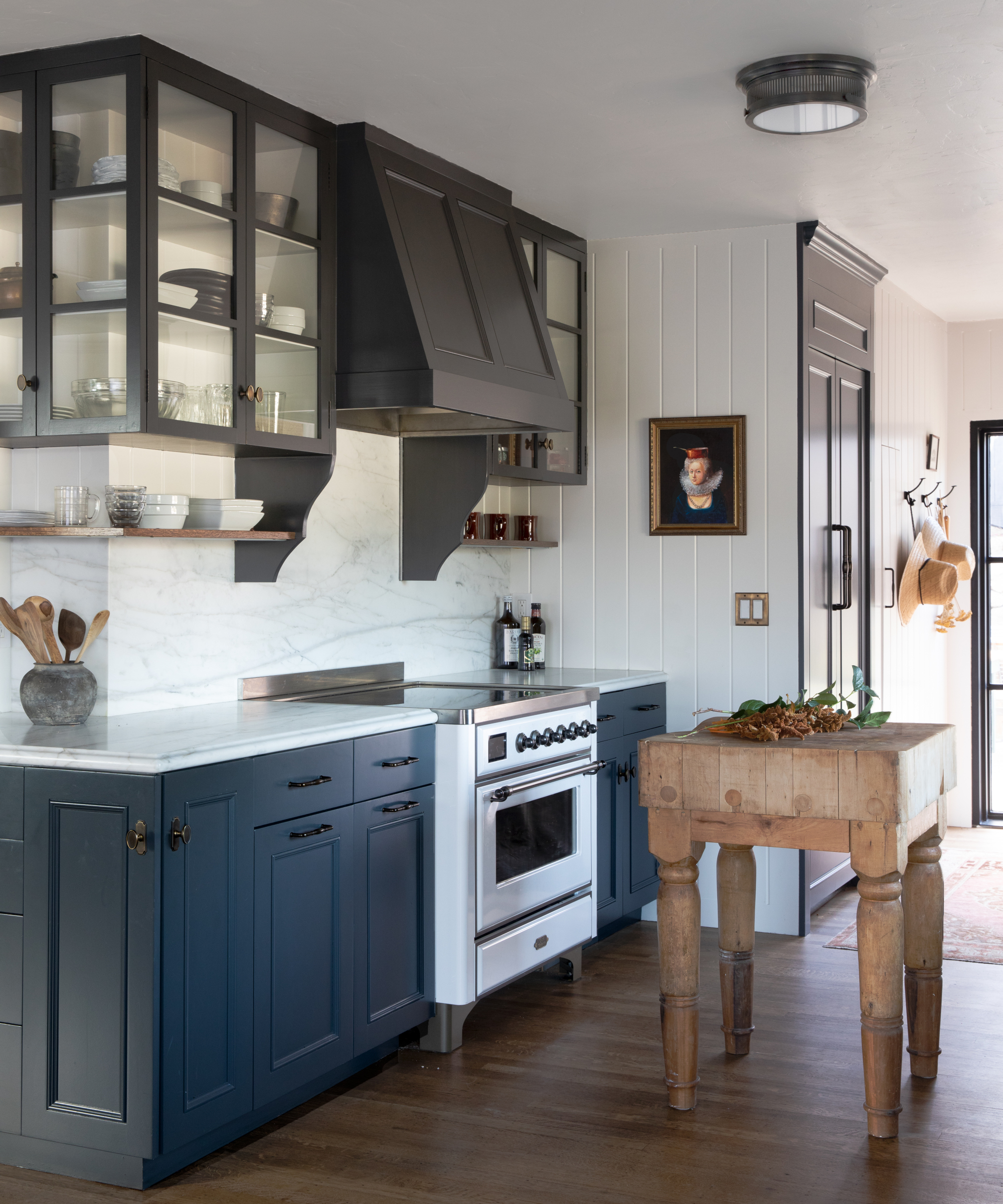 what colors work best in a kitchen with white appliances? interior designers suggest the most timeless schemes