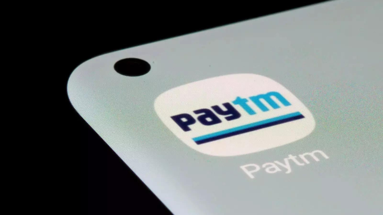 paytm partners with axis bank to ensure continuity of transactions