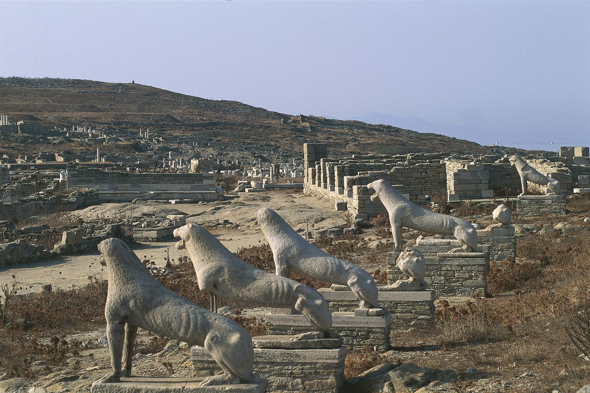 <p>For lovers of ancient sites, Delos is the place to go first among the Cyclades islands. Radiant in antiquity, the island has preserved, among other things, the sanctuary of Apollo with several temples, the Stade district, and the terrace of the foreign gods - a must-see!</p>