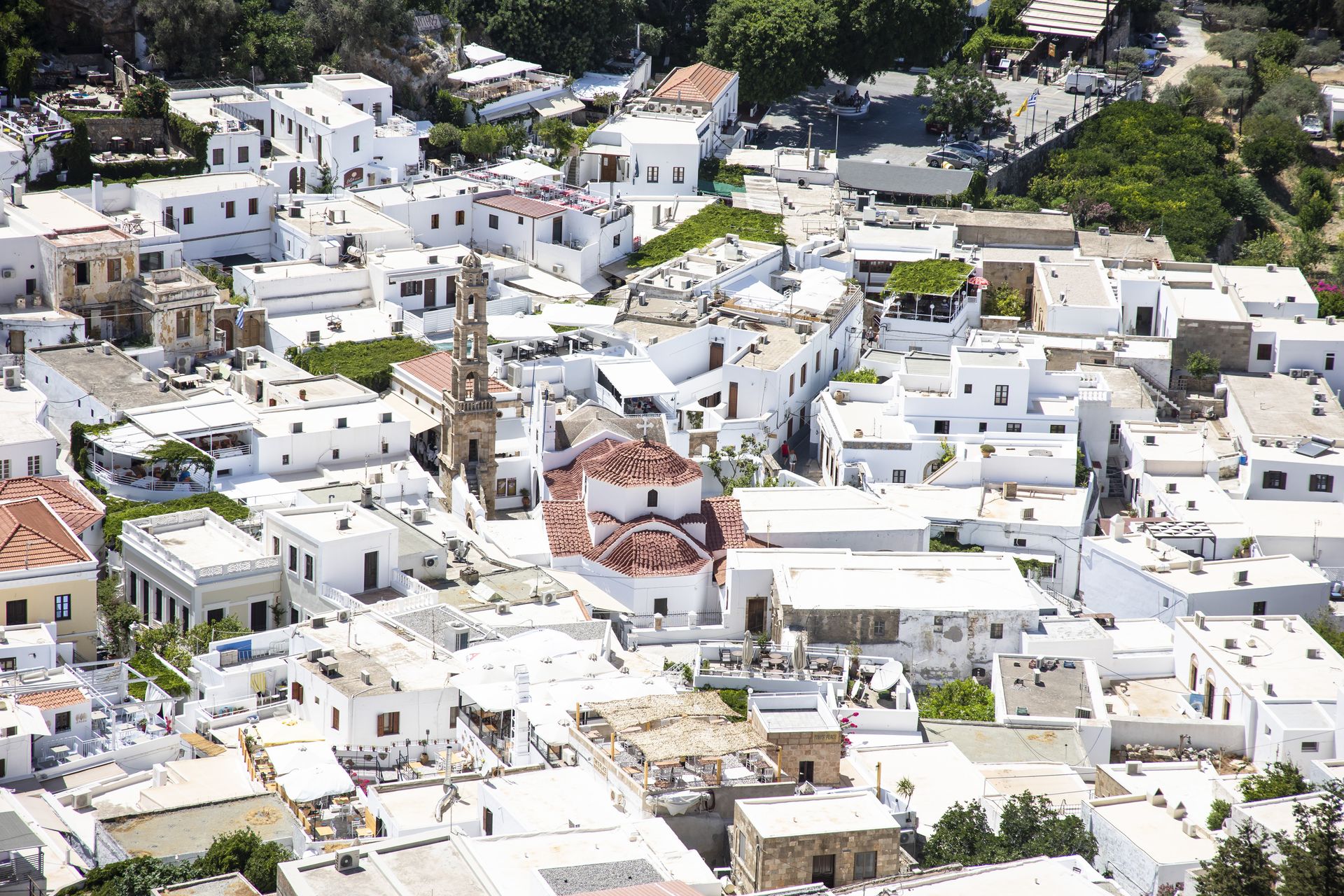 <p>But the Greek islands are not limited to the Cyclades! The Dodecanese islands are full of typical villages and archaeological remains, not to mention superb beaches. The best known is Rhodes, an exceptional place where you can discover the old town, the castle, and the city walls.</p>