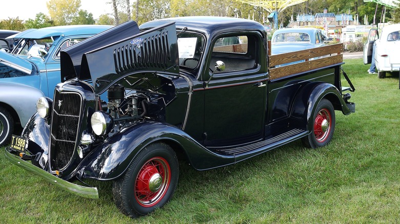 here's what made the 1935 ford half-ton pickup truck so unique