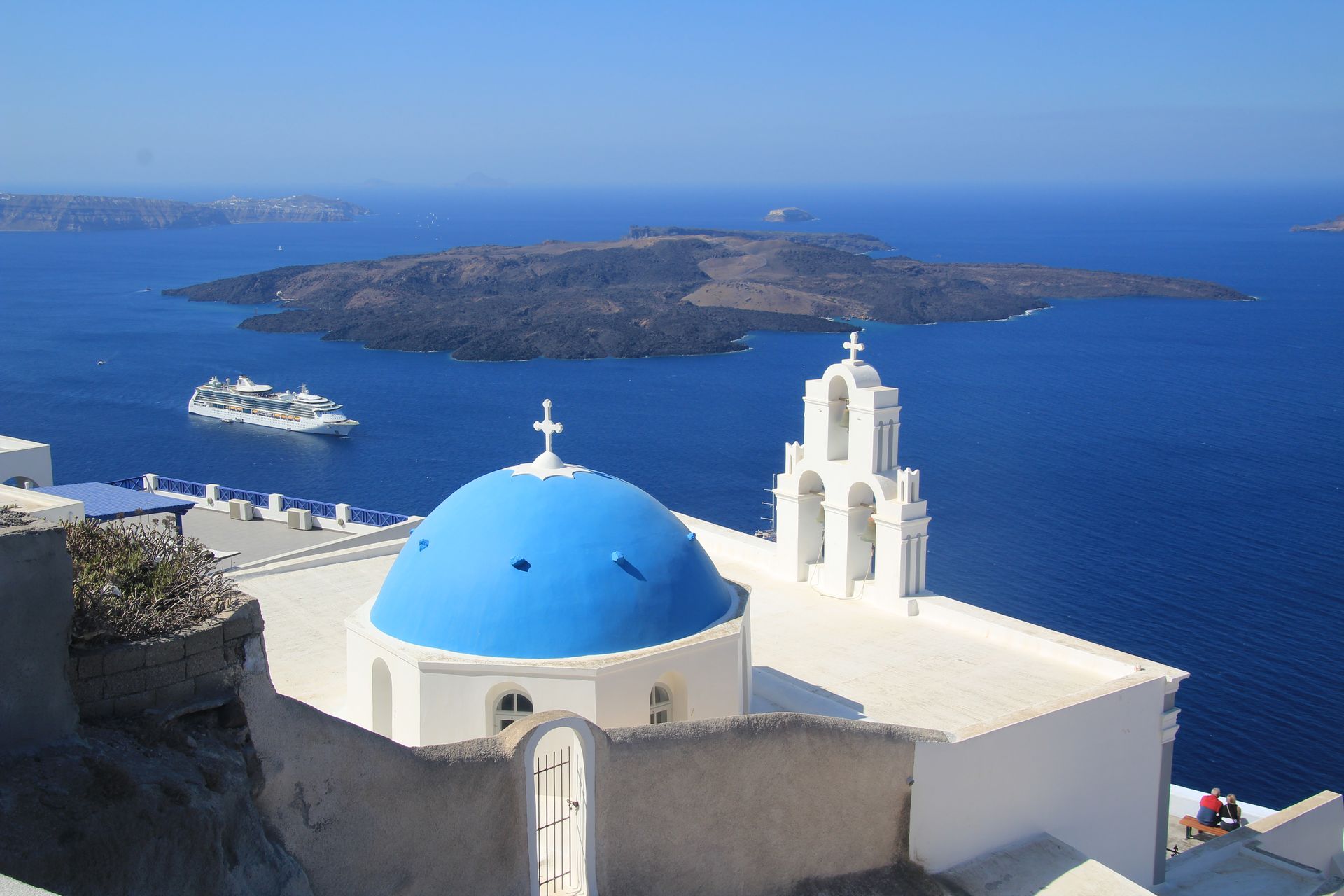 <p>Greece is known for its countless islands, in particular the Cyclades Archipelago in the heart of the Aegean Sea. The romantic Santorini is one of those most worth visiting, with its white and blue houses, the splendid sunsets in Oia, its beaches, and its hiking trails.</p>