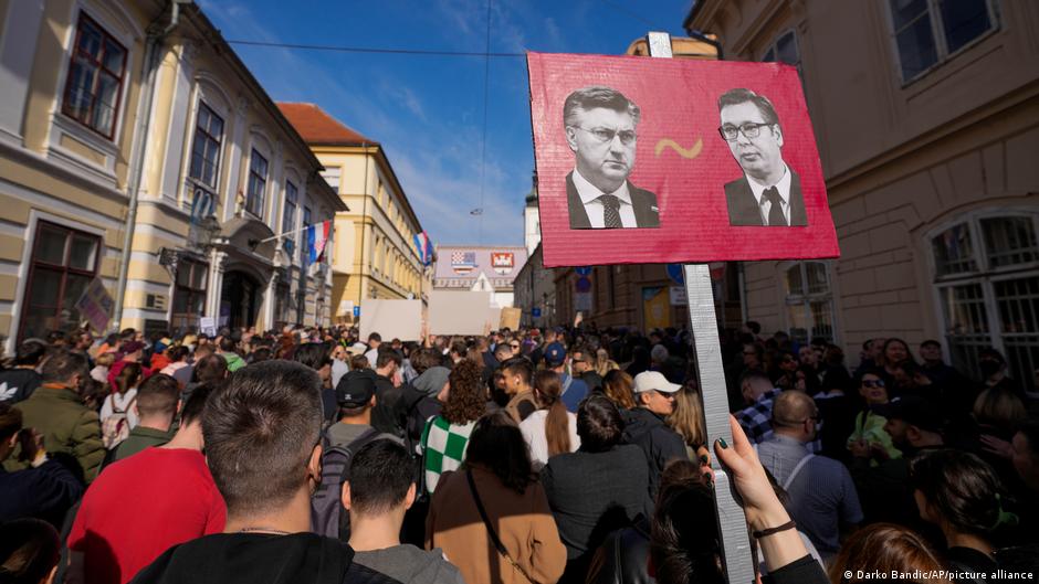 croatia: opposition protesters call for early elections