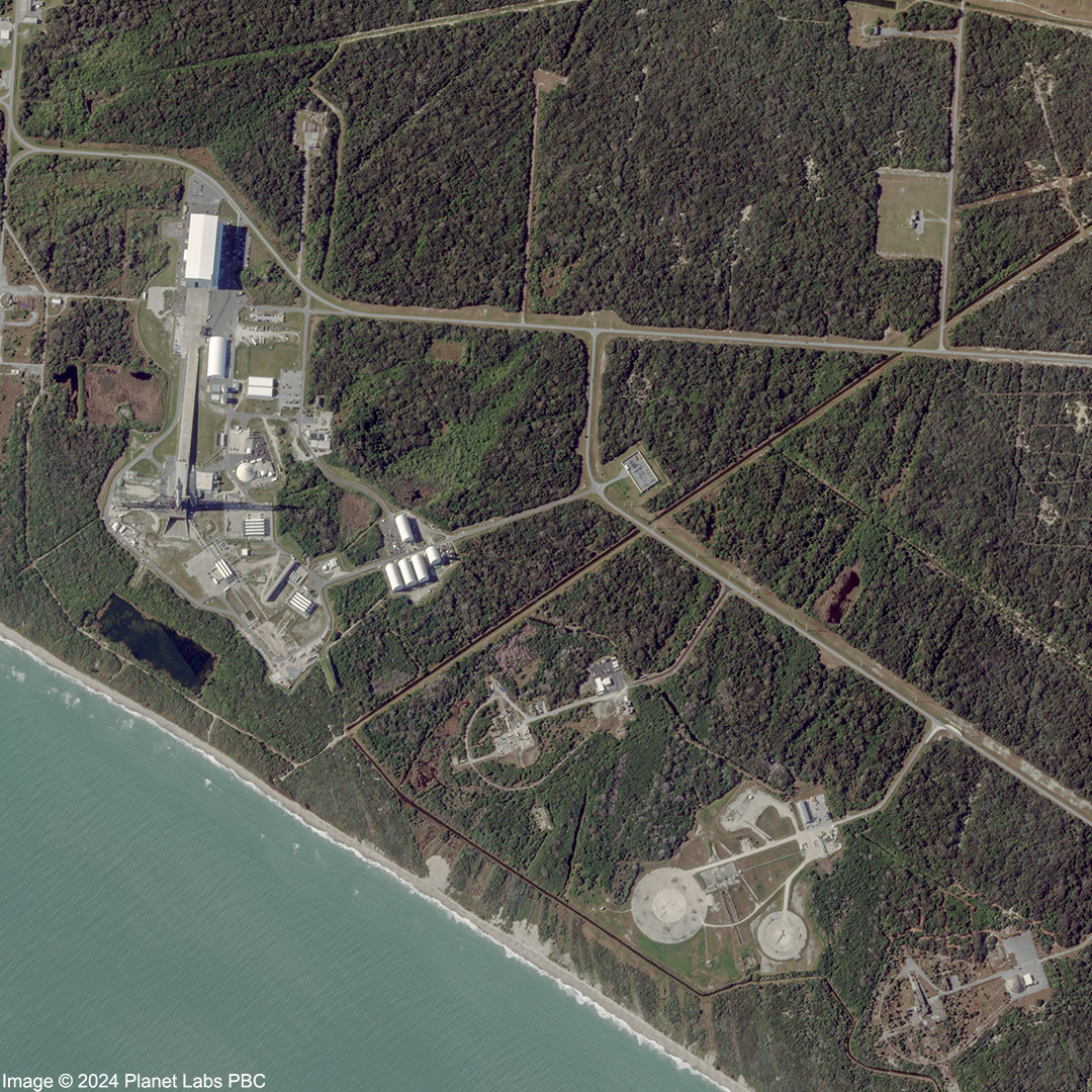 Blue Origin's New Glenn rocket simulator seen on launchpad from space ...