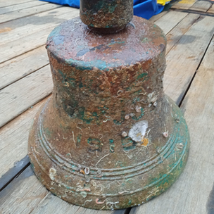 bell salvaged from ww1 us navy wreck off scilly