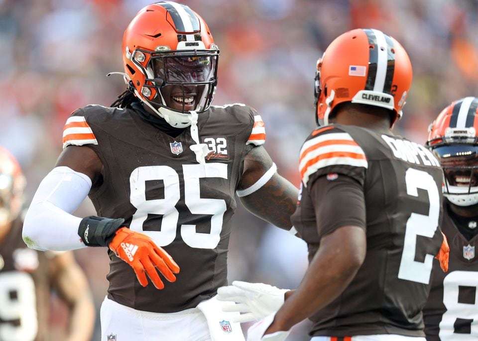 browns pass catchers: how will they build around their two stars?