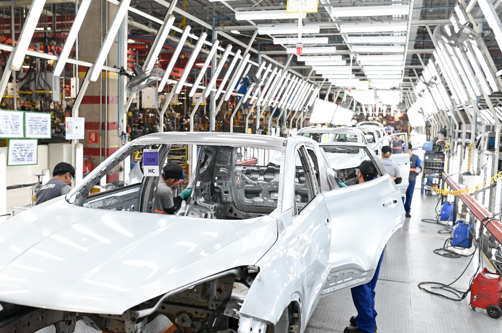 industria automotiva brasileira acelera em otimismo, com projeção de crescimento e investimento