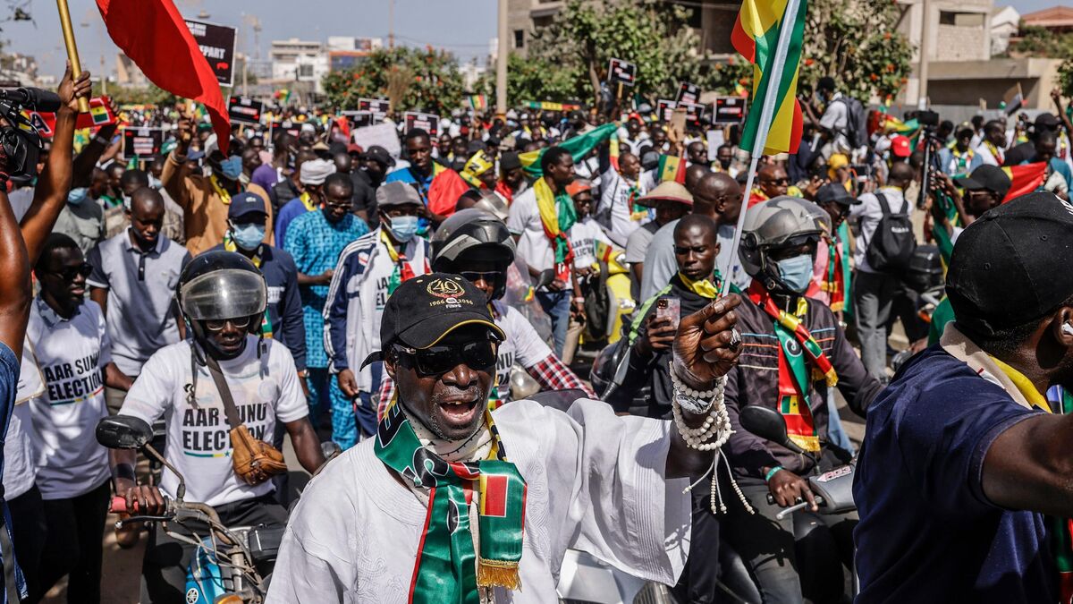 sénégal : des milliers d’opposants ont pu marcher dans le calme
