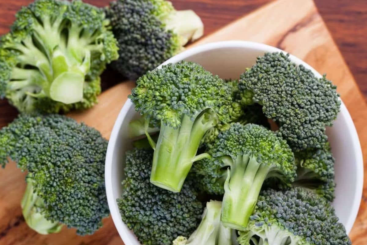 broccoli vs oranges and milk: which is more rich in vitamin c