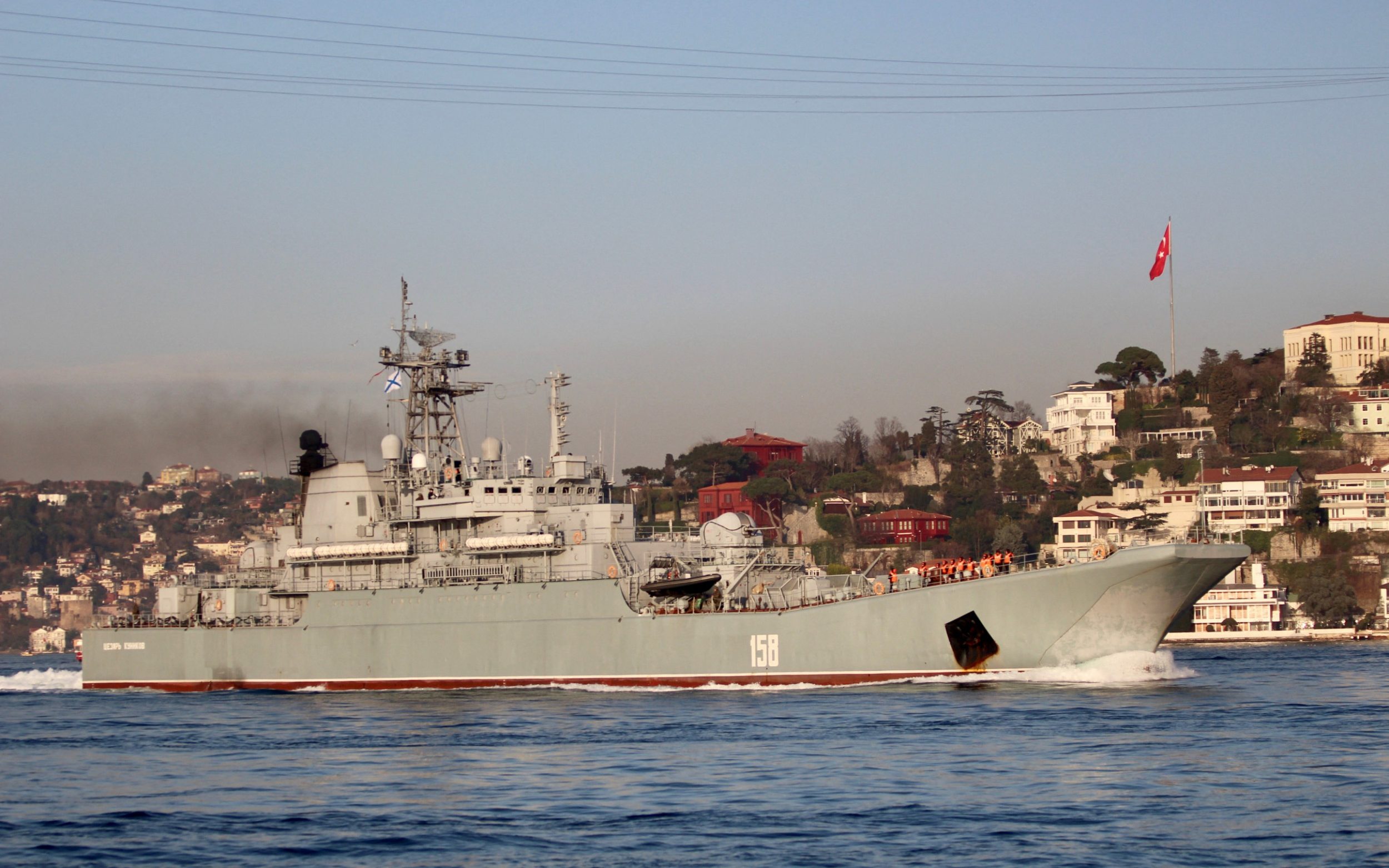 kremlin sacks head of black sea fleet after ukraine sinks warships