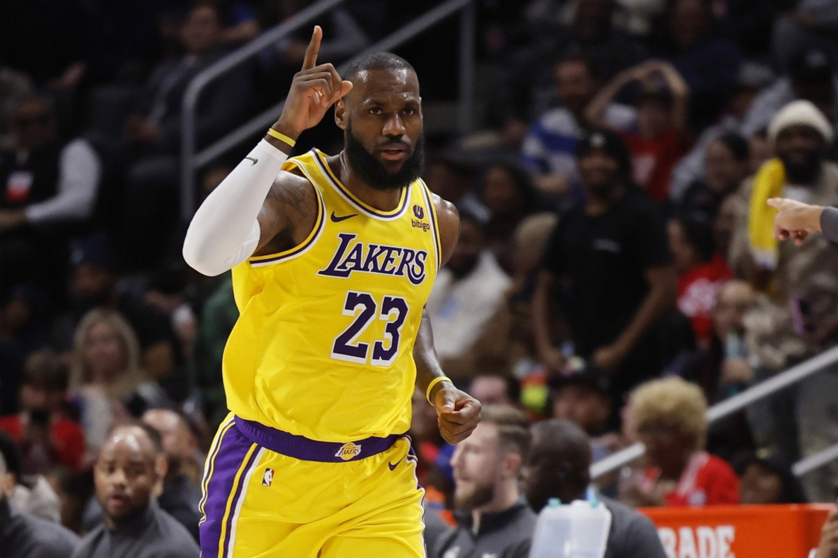 Lakers News: LeBron James Now 9 Points Away From Becoming NBA's First ...