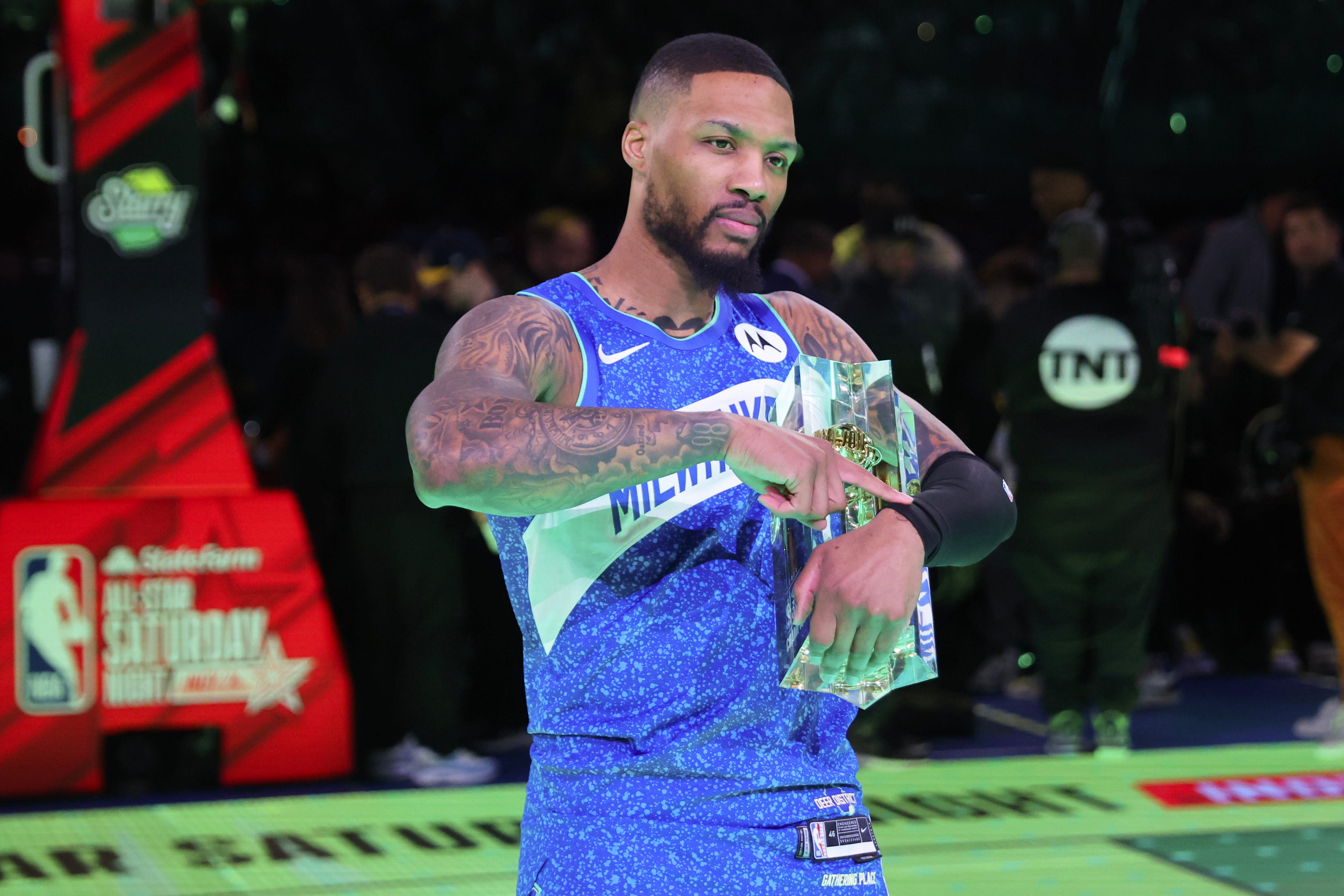 Damian Lillard calls 'Dame Time,' wins second consecutive threepoint contest on final shot
