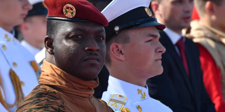 Le chef de la junte au Burkina Faso, le capitaine Ibrahim Traoré, à Saint-Pétersbourg, en Russie, le 30 juillet 2023.