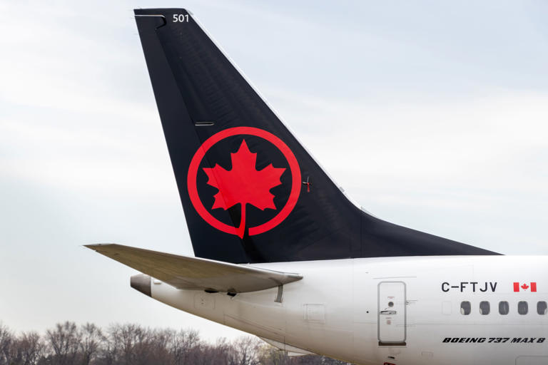 What Classes Of Travel Does Air Canada Offer?