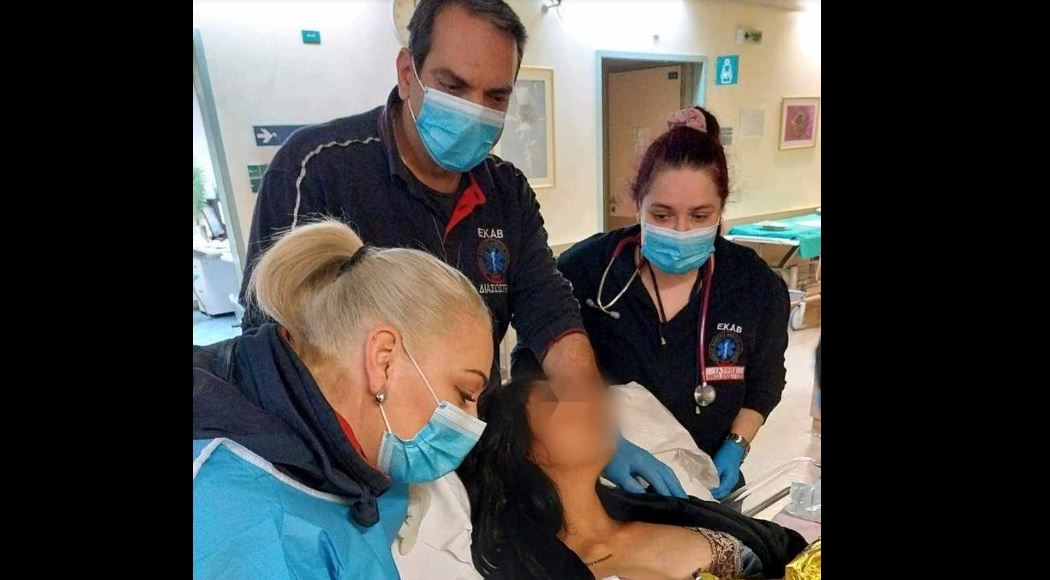 θεσσαλονίκη: το θαύμα της ζωής μέσα σε ένα ασθενοφόρο – γυναίκα γέννησε καθ’ οδόν προς το νοσοκομείο