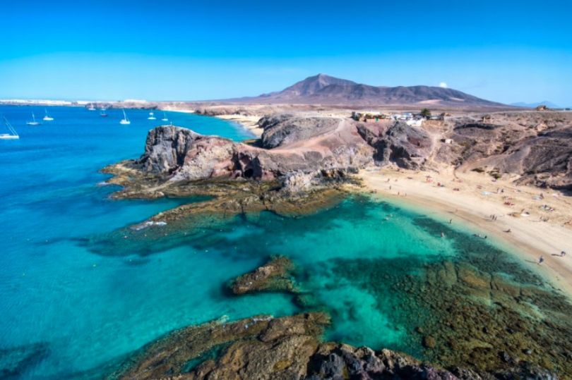 lanzarote travel warning issued to any uk tourists staying in hotel rooms