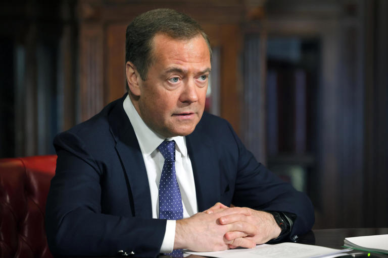 Medvedev, spingerci a confini '91 porterà a guerra globale