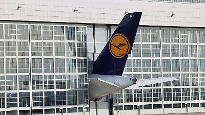 27 Stunden Ab Dienstagmorgen: Verdi Ruft Lufthansa-Bodenpersonal Zu ...