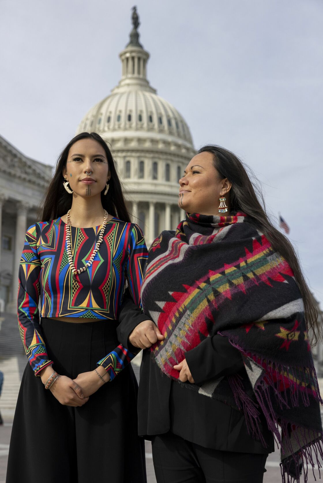 portraits d'autochtones en lutte pour leur peuple