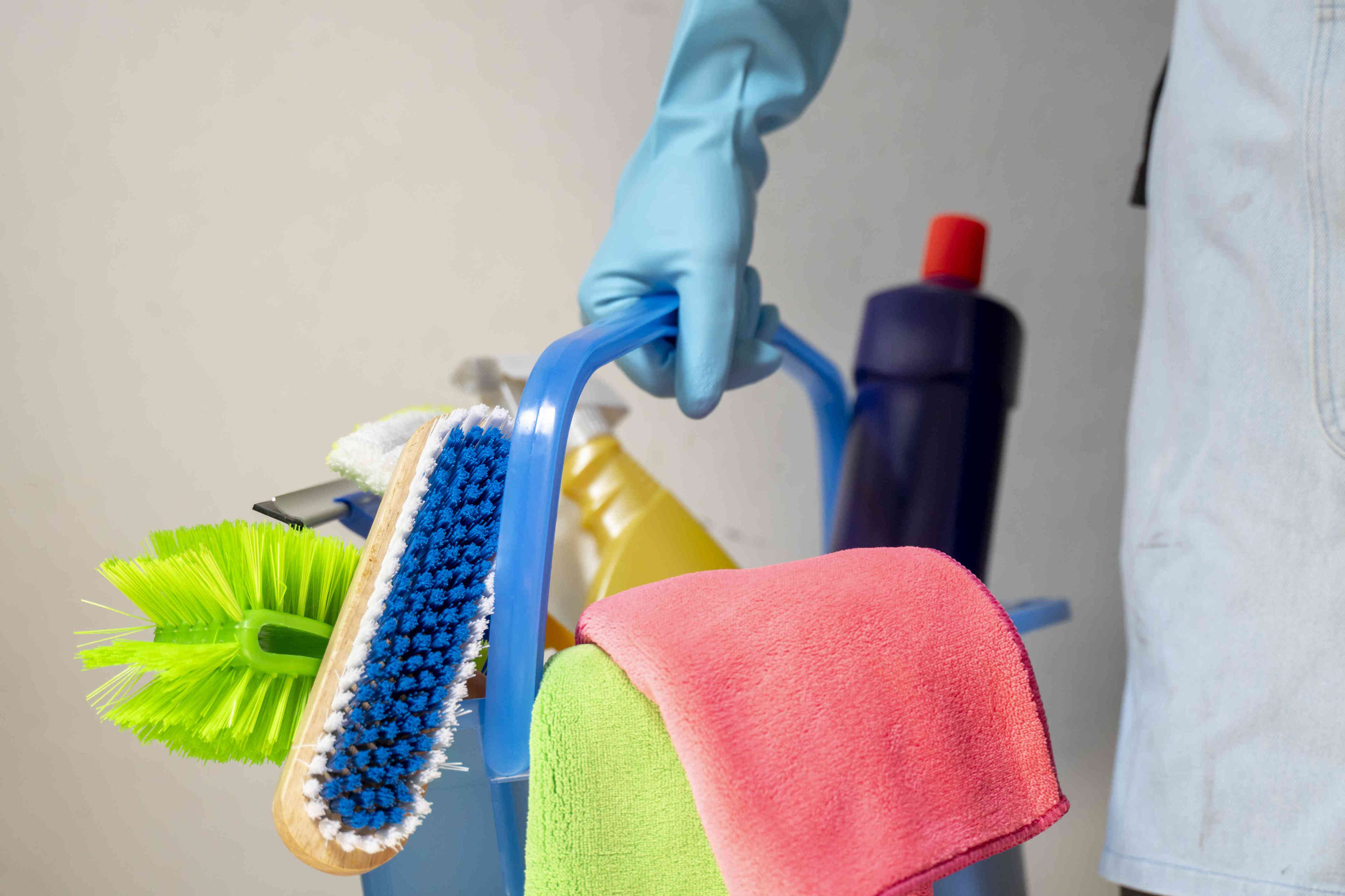 5 things a professional cleaner will always do when deep cleaning their own home