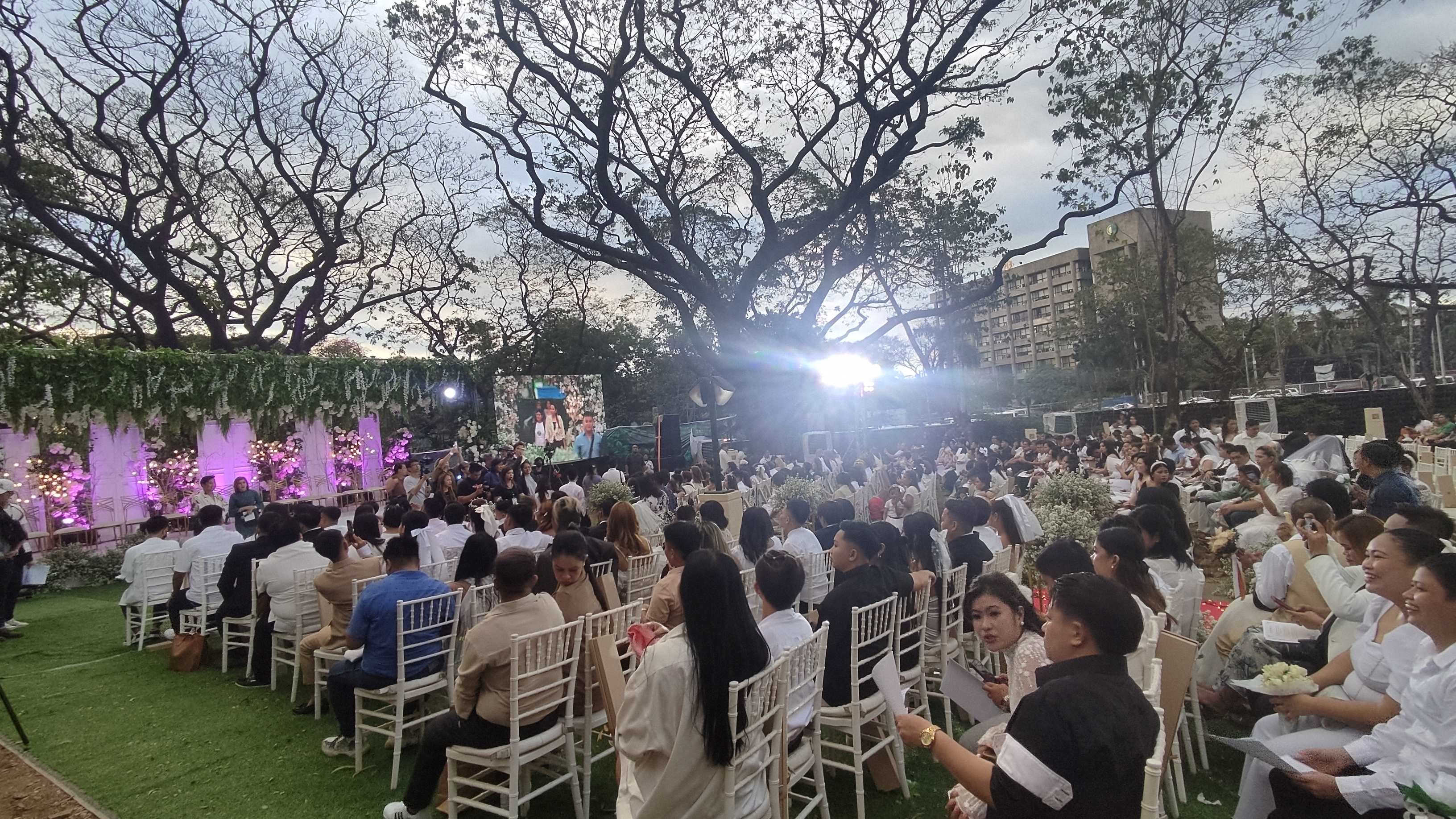 look: 205 lgbtq+ couples cement their love in qc commitment ceremony