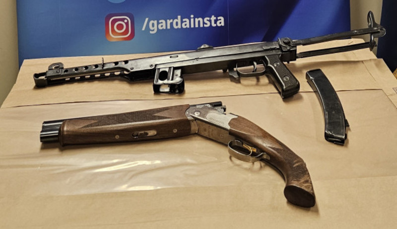 two people arrested after gun seizures, including submachine gun and sawn-off shotgun, in dublin