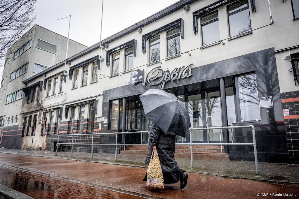 den haag: inzet geweld relschoppers veel groter dan verwacht