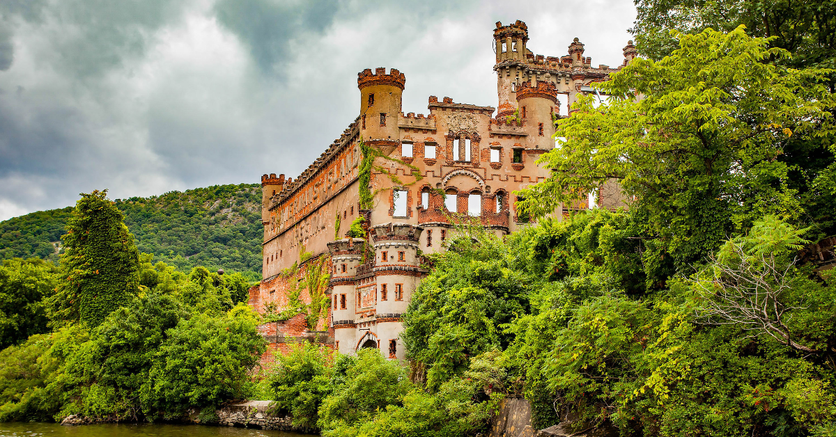 17 Real-Life Castles You Can Visit in the U.S.