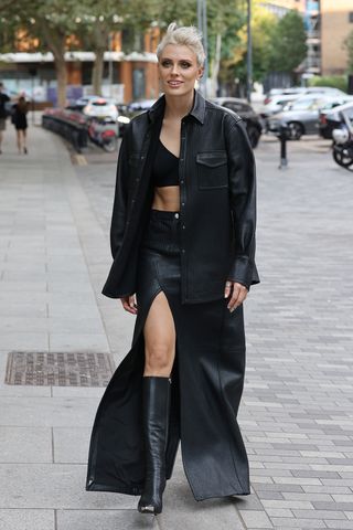 19 black skirt outfits for every single occasion