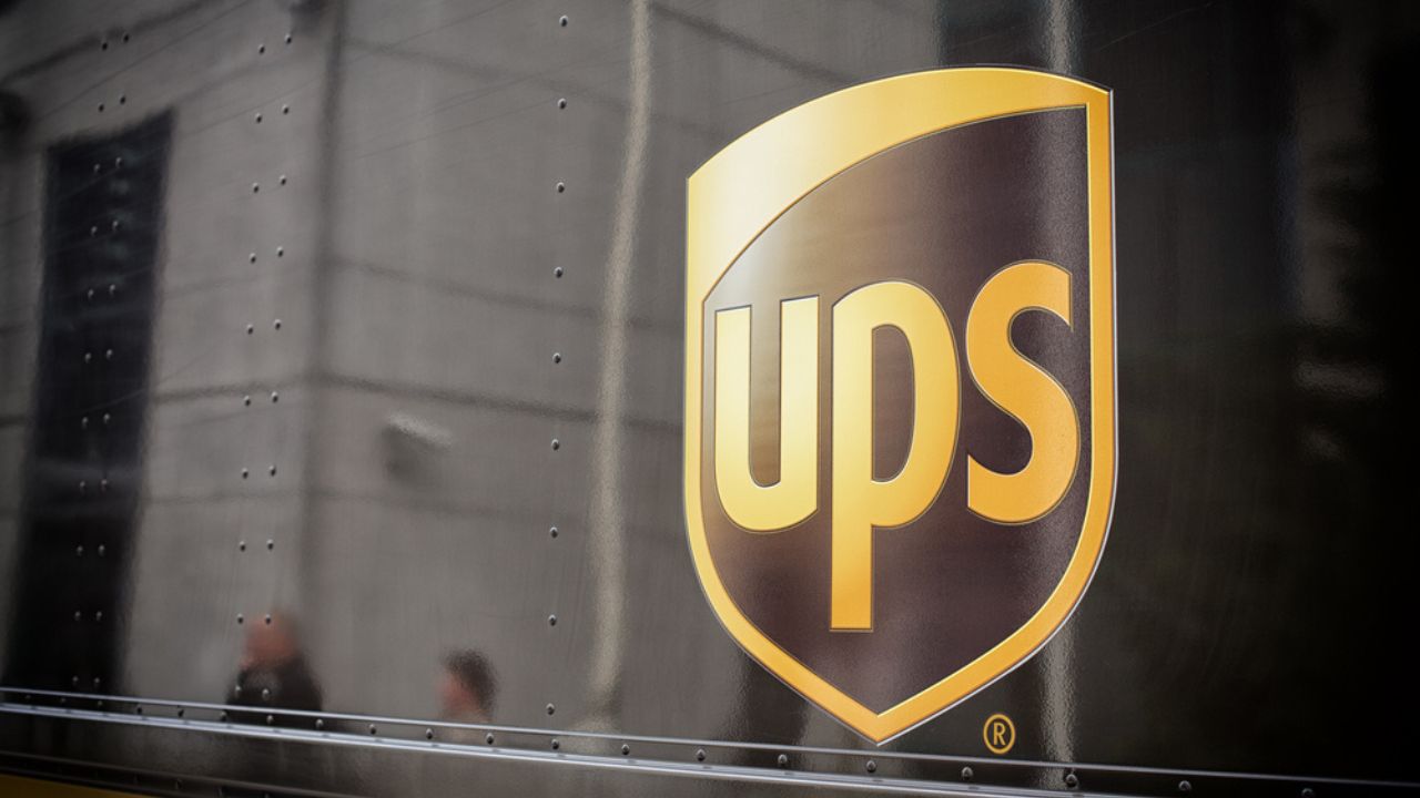 <p>UPS has revealed plans to implement 12,000 layoffs as part of an initiative to realign resources in 2024. According to CEO Carol Tomé, these workforce reductions are expected to result in cost savings of approximately $1 billion for the company. Tomé acknowledged the challenges faced in 2023, describing it as a unique and difficult year marked by declines in volume, revenue, and operating profits across all three business segments.</p>
