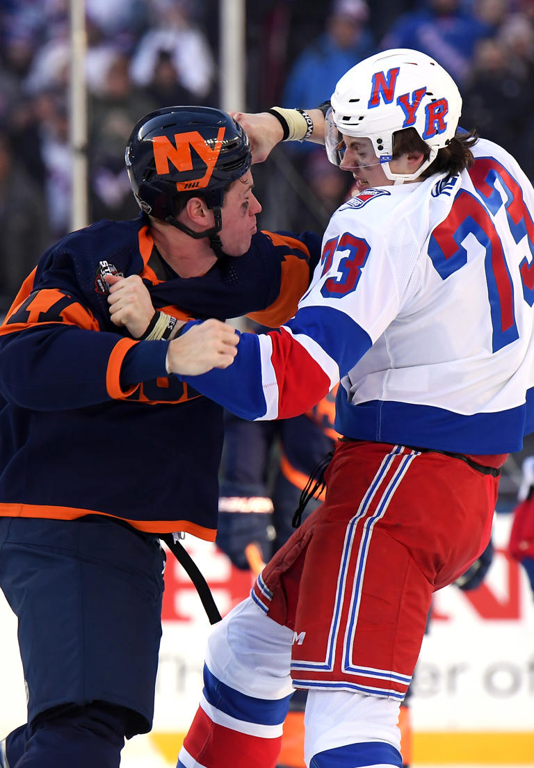 Firedup Rangers rookie Matt Rempe fights Islanders’ Matt Martin on