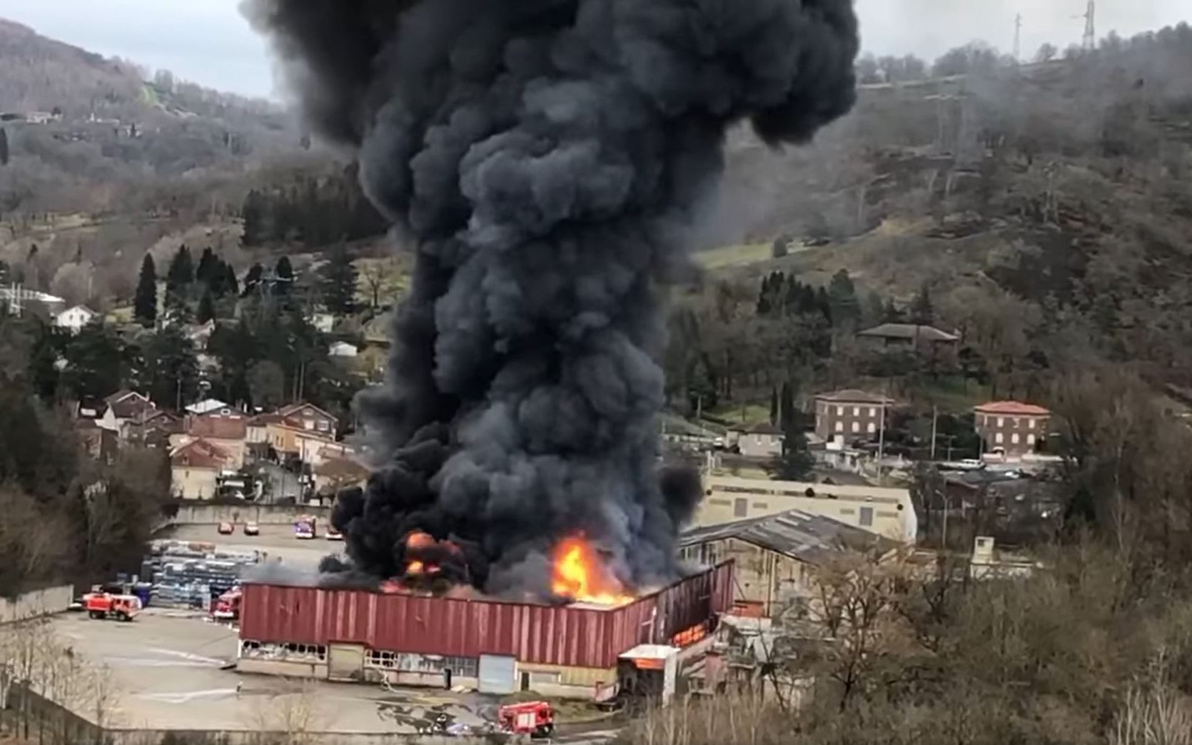 lithium battery warehouse goes up in flames