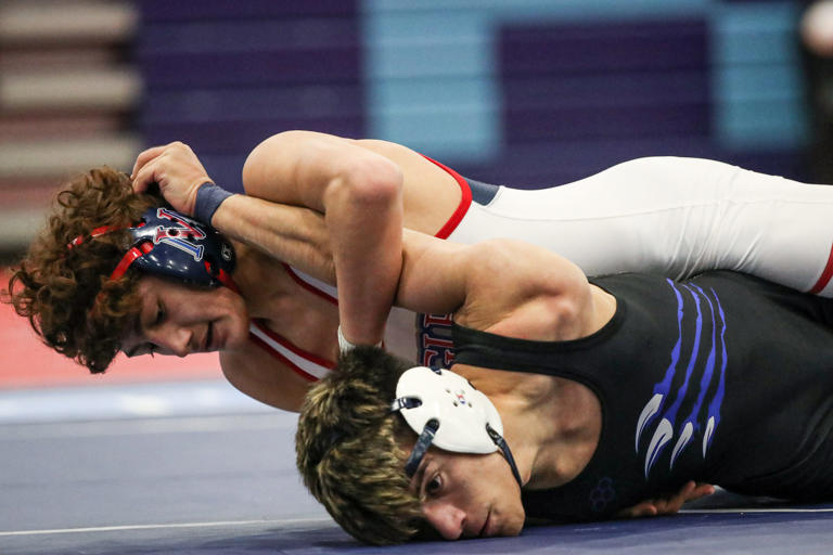 Veterans Memorial wrestlers lead 2024 Caller-Times All-South Texas ...