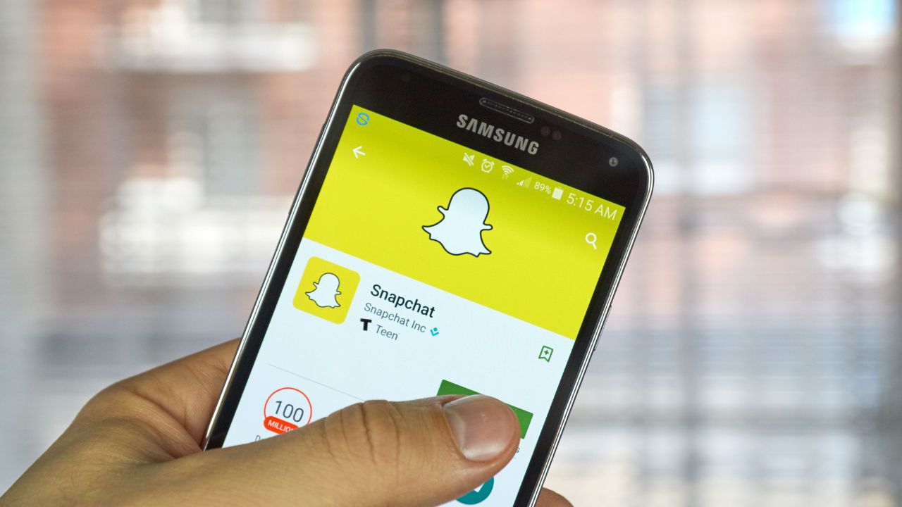 <p>The social media company Snap announced its decision to reduce its global workforce by approximately 10%, which equates to around 500 employees. The company cited the goal of promoting in-person collaboration as part of the reason for this reorganization.</p> <p>A spokesperson for Snap informed CNBC that the company is restructuring its team to minimize hierarchy and encourage in-person collaboration while also emphasizing their commitment to supporting the affected employees.</p>