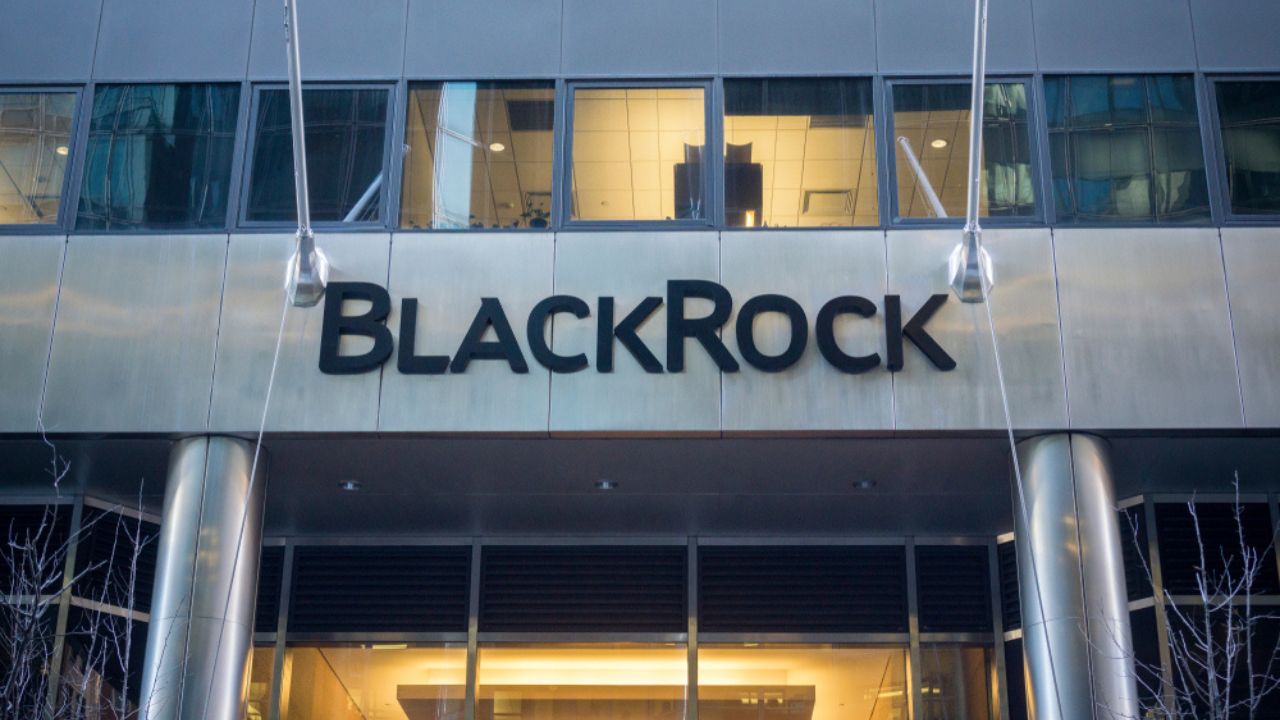 <p>BlackRock, the largest asset manager globally, has announced plans to reduce its current workforce by approximately 3%. This reduction equates to around 600 positions based on BlackRock’s total workforce of 19,800 employees. According to a source within the firm, the job cuts will not be concentrated within any single team.</p>