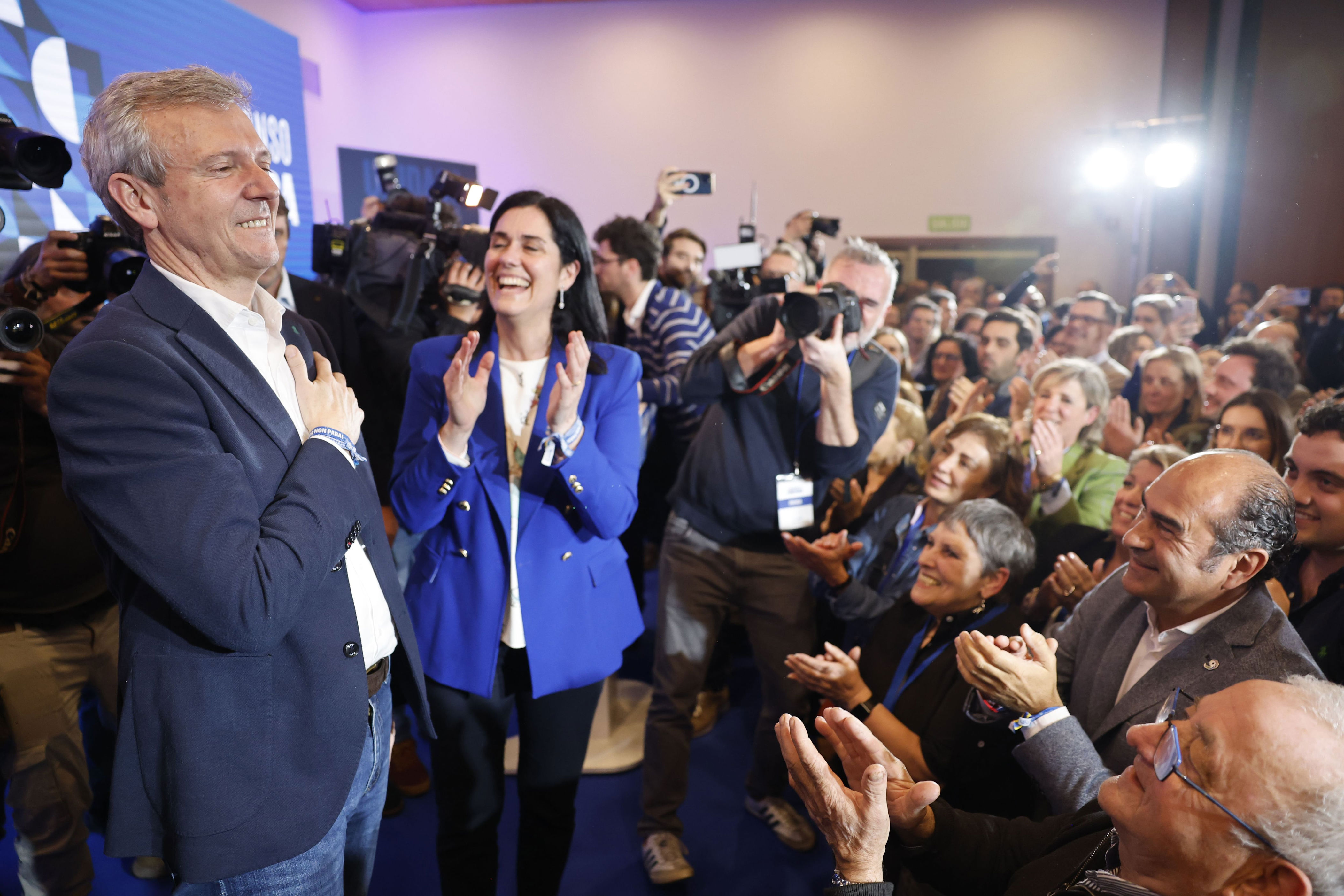 elecciones galicia 2024 | el pp revalida la mayoría absoluta, el bng sube con fuerza y el psoe se hunde
