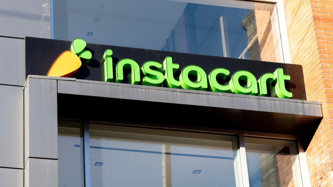 <p>Instacart revealed on Tuesday its plans to lay off approximately 250 employees, constituting around 7% of the company, as part of a restructuring effort. This announcement coincided with the company’s report of fourth-quarter earnings that closely aligned with analysts’ revenue estimates.</p> <p>The layoffs are reported to be targeted at middle management roles as part of an initiative to establish a more streamlined organizational structure. Additionally, the company aims to refocus its teams on larger projects, including advertising efforts on platforms such as Roku and Google Ads.</p>