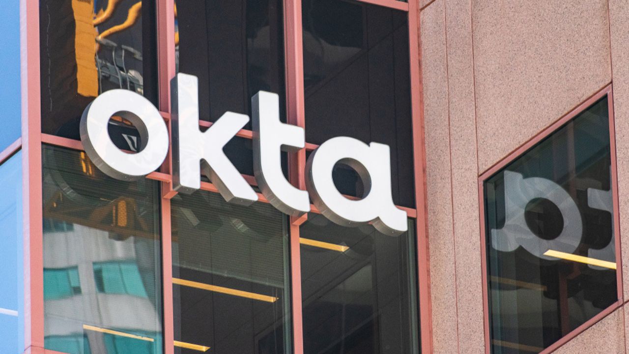 <p>Okta, a company specializing in identity management, announced to its employees that it will be reducing its workforce by 400 employees, constituting approximately 7% of the total number of employees.</p> <p>The CEO, Todd McKinnon, conveyed in a message to the employees that the company is facing the reality of having costs that are still too high and needs to make difficult decisions as a result.</p>