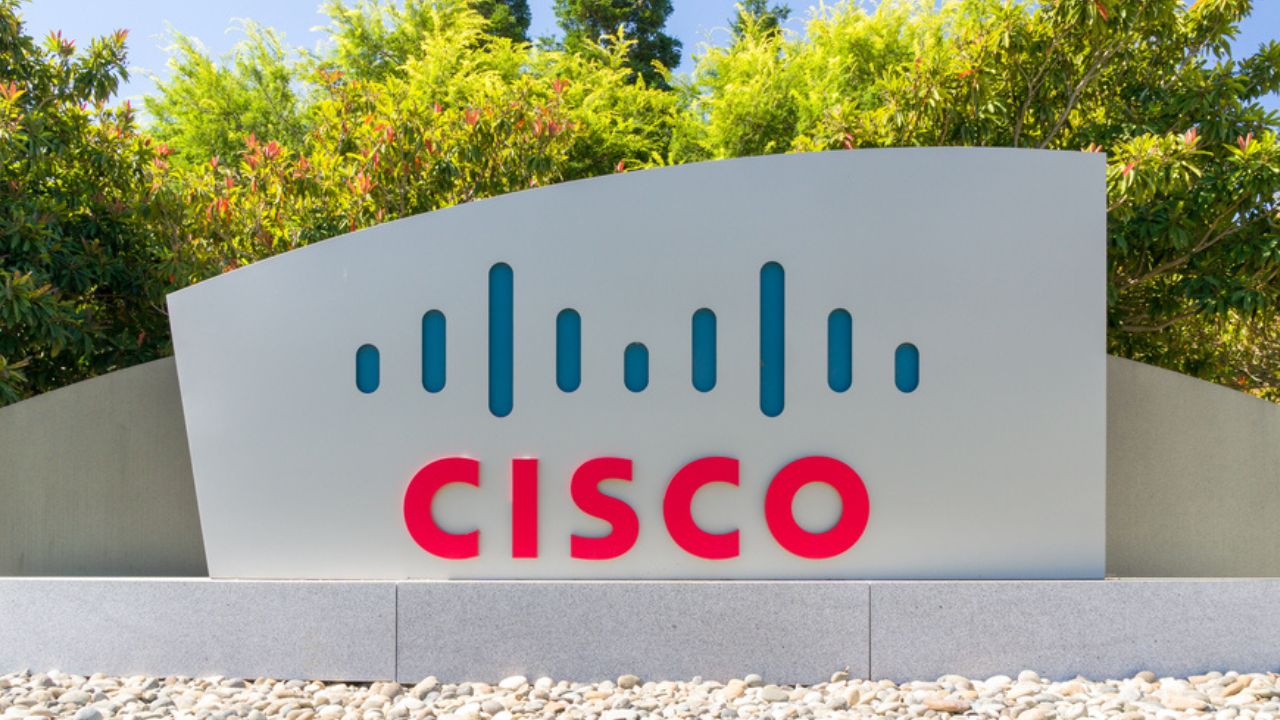 <p>Cisco revealed its intention to reduce its workforce by 5%, eliminating approximately 4,250 jobs. This announcement caused Cisco’s shares to plummet by as much as 9% in after-hours trading.</p>